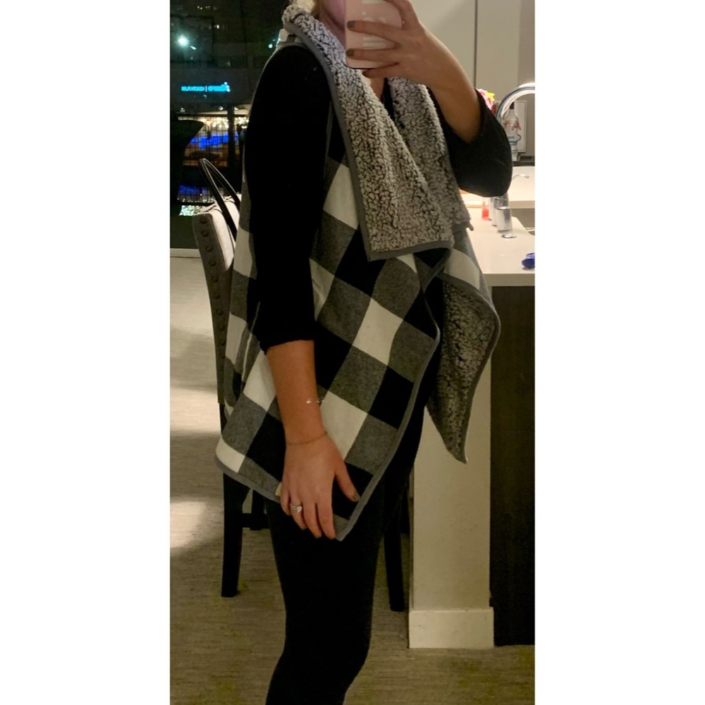 WORN ONCE! reversible Sherpa & Buffalo check vest